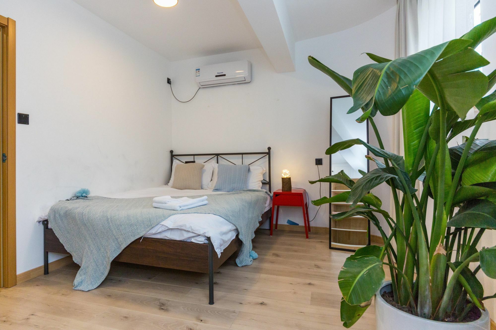 Henry'S Apartment - South Maoming Road Shanghai Exterior photo